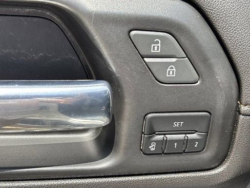 Used 2022 GMC Sierra 2500 AT4 w/ AT4 Premium Plus Package AWD/4WD image 25