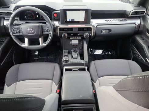 Certified 2025 Toyota Tacoma TRD Off-Road image 10