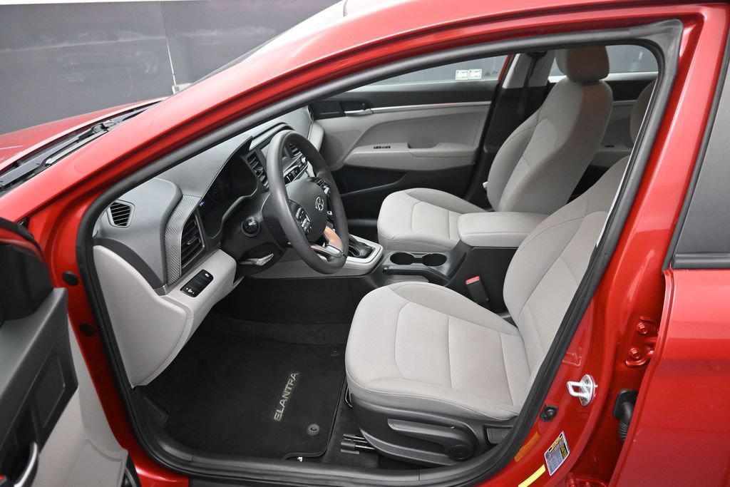 Used 2019 Hyundai Elantra SE FWD image 9