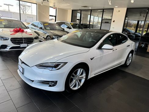 Used 2018 Tesla Model S 100D image 1