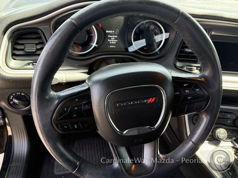 Used 2020 Dodge Challenger SXT RWD image 12