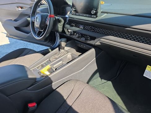 Used 2025 Honda Accord LX image 17