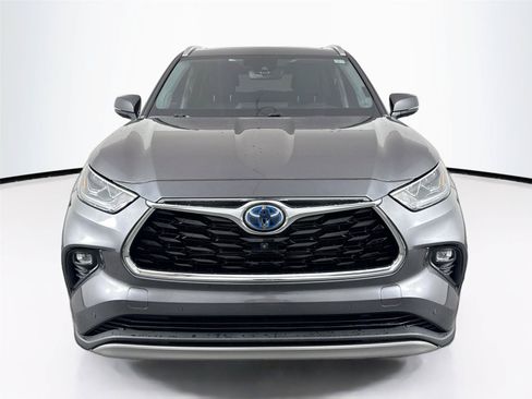 Used 2022 Toyota Highlander Platinum FWD image 9
