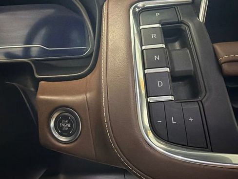 Used 2024 Chevrolet Tahoe High Country w/ Advanced Technology Package AWD/4WD image 32