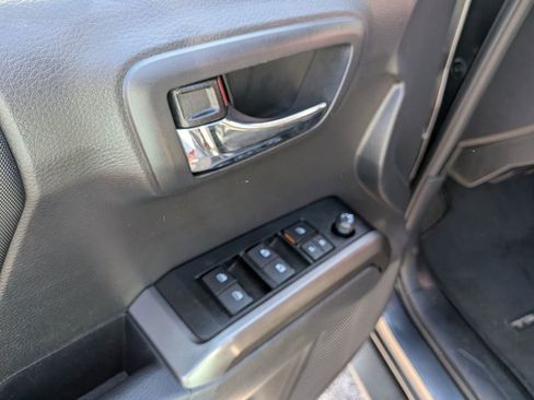 Used 2023 Toyota Tacoma TRD Sport w/ Technology Package AWD/4WD image 11