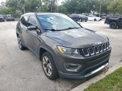 Used 2018 Jeep Compass Limited w/ Navigation Group AWD/4WD image 2