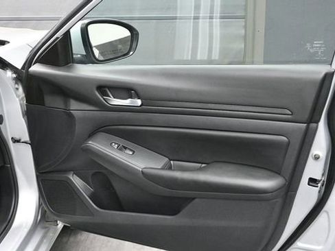 Used 2021 Nissan Altima 2.5 S FWD image 11