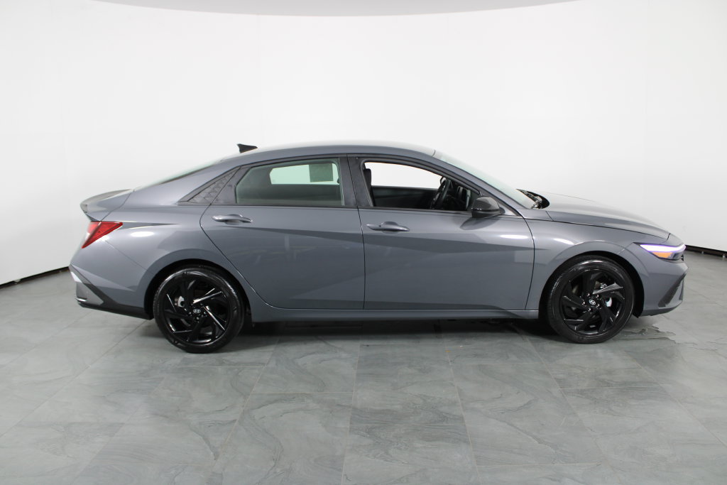 Certified 2026 Hyundai Elantra Sport FWD image 12