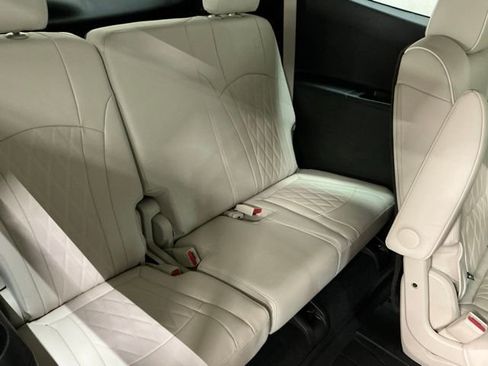 Used 2023 Buick Enclave Avenir w/ Avenir Technology Package image 18