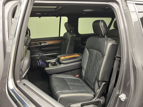 Used 2024 Jeep Grand Wagoneer L Series III AWD/4WD image 18