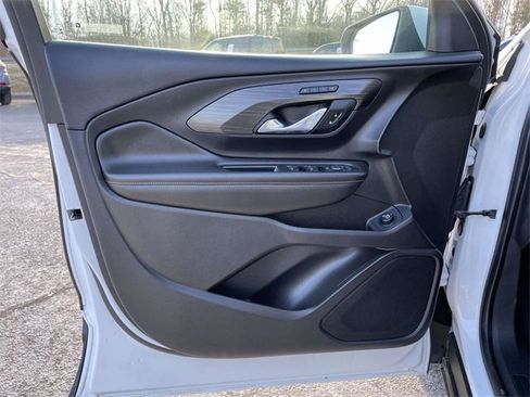 Used 2021 GMC Terrain SLT image 16