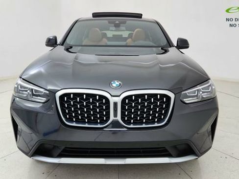 Used 2025 BMW X4 xDrive30i AWD/4WD image 2