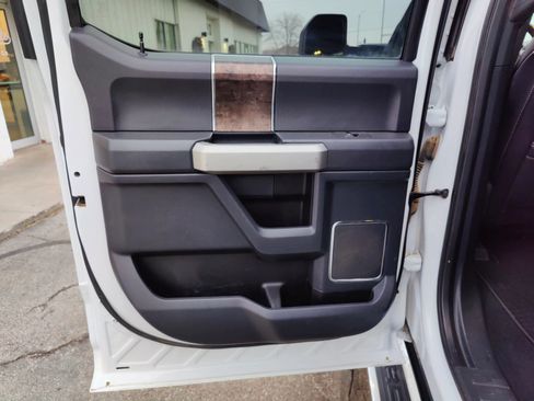 Used 2022 Ford F250 Lariat w/ Lariat Value Package AWD/4WD image 16