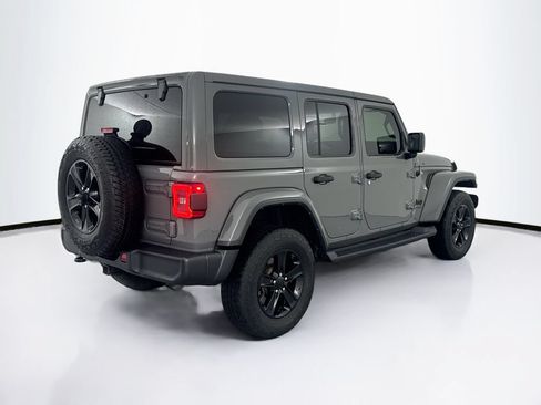 Used 2022 Jeep Wrangler Unlimited Sahara AWD/4WD image 5