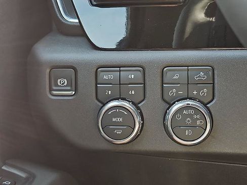 New 2026 GMC Sierra 1500 Elevation w/ Elevation Premium Package AWD/4WD image 18