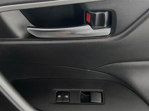 Used 2021 Toyota RAV4 XLE w/ Convenience Package FWD image 32