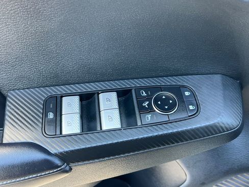 Used 2024 Mitsubishi Outlander SE image 17