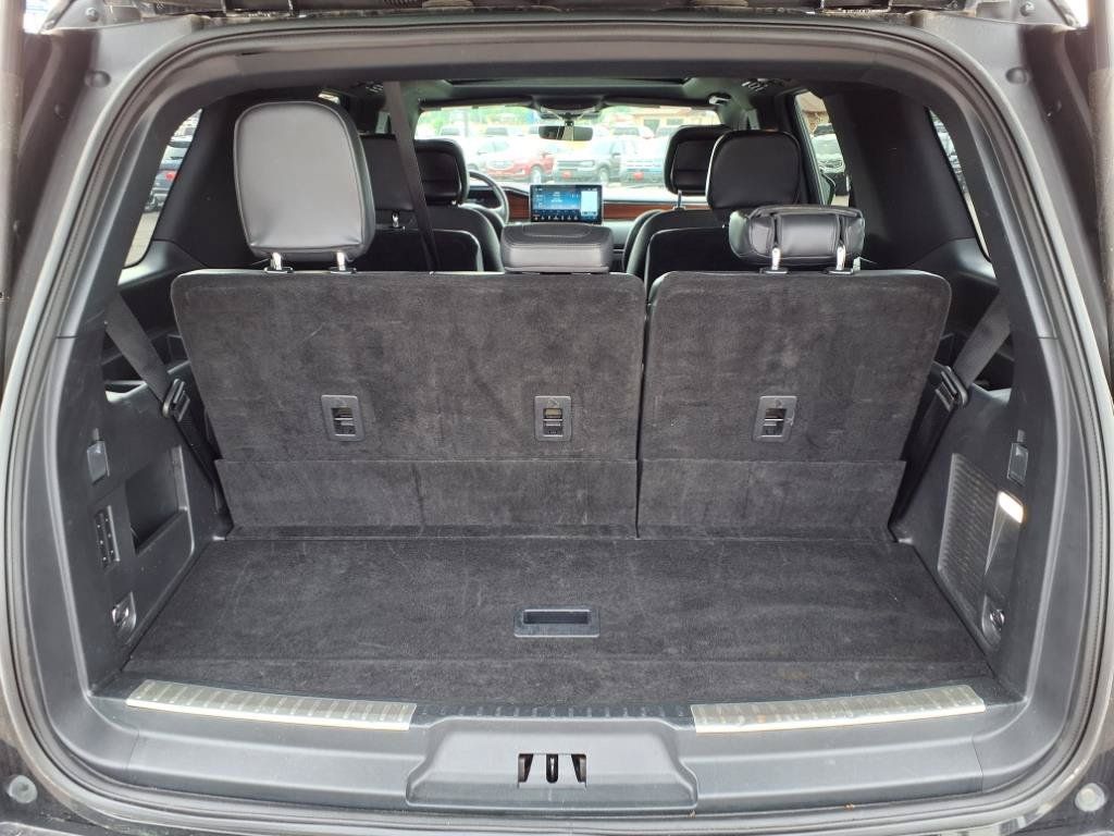 Used 2024 Lincoln Navigator Premiere AWD/4WD image 20