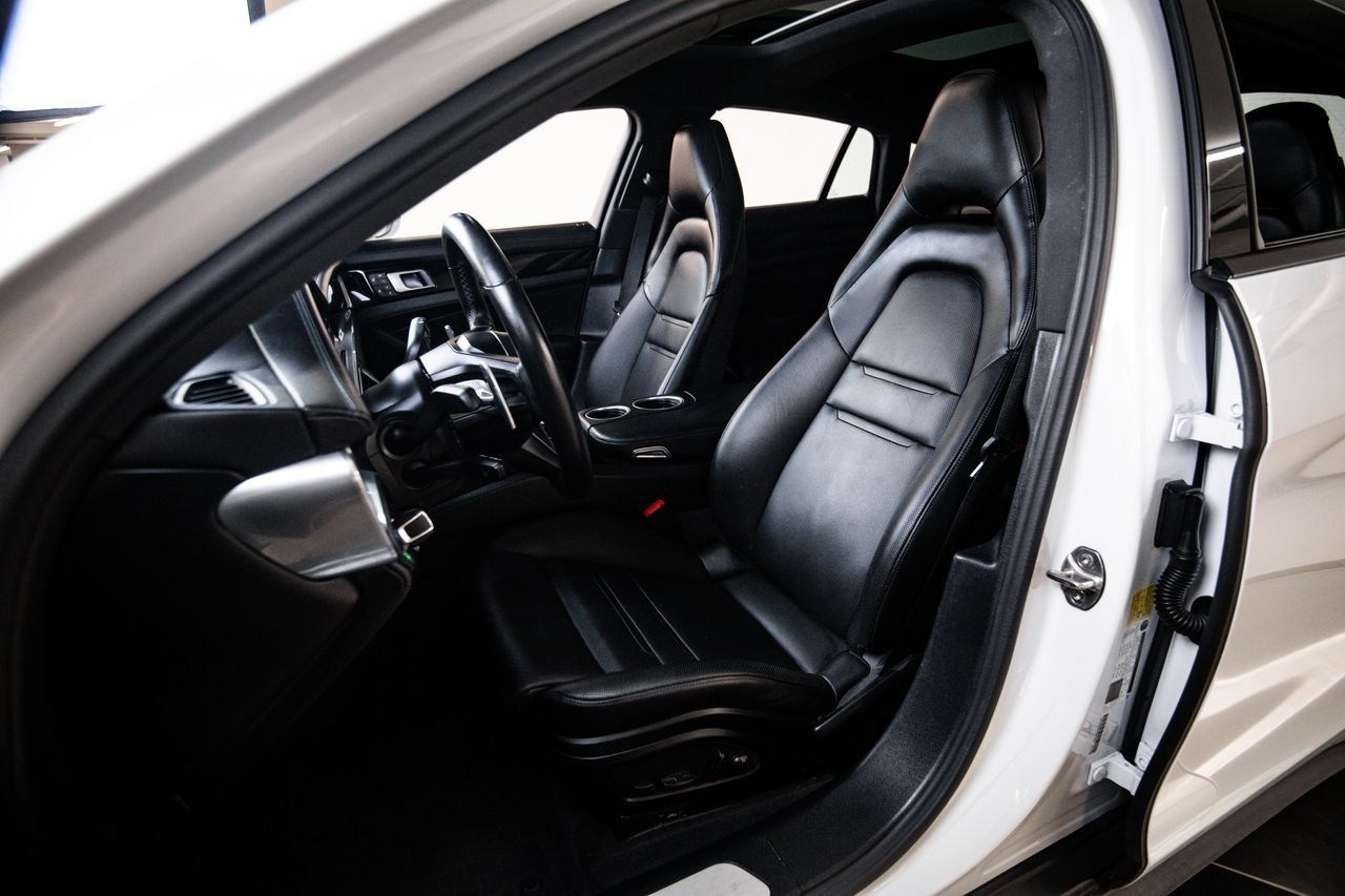 Certified 2023 Porsche Panamera image 5