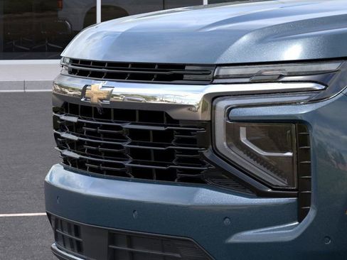 New 2026 Chevrolet Suburban LS image 13