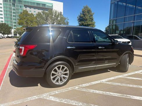 Used 2017 Ford Explorer Limited FWD image 5