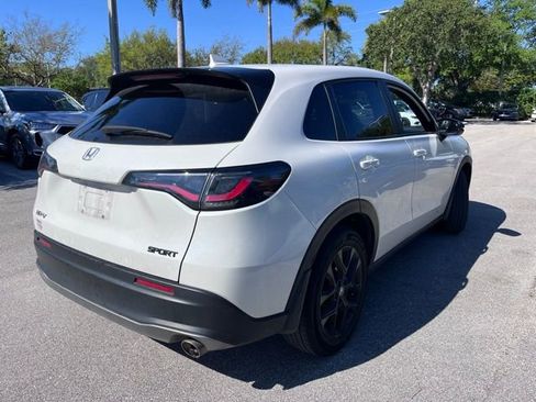 Used 2025 Honda HR-V Sport image 3