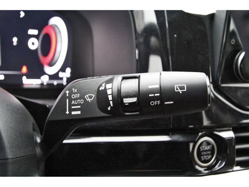 Used 2024 Nissan Pathfinder Platinum FWD image 18