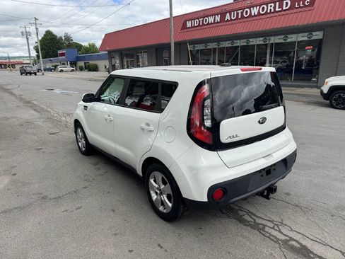 Used 2018 Kia Soul FWD image 5