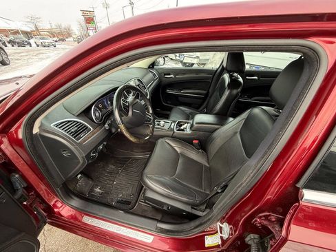 Used 2018 Chrysler 300 Limited w/ Safetytec Plus Group image 16