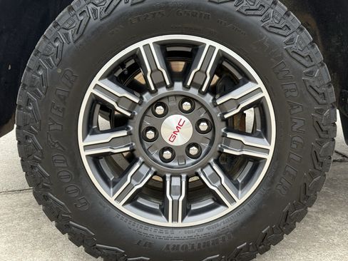 Used 2025 GMC Sierra 1500 AT4 AWD/4WD image 12