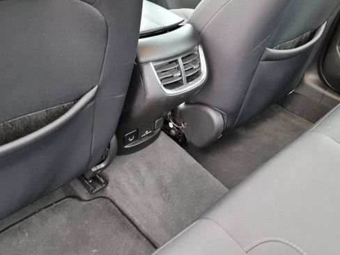 Used 2018 Chevrolet Malibu LT FWD image 26