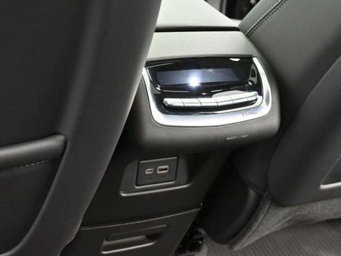 Used 2024 Cadillac XT6 Premium Luxury w/ LPO, Floor Liner Package AWD/4WD image 31
