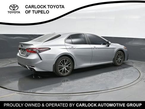 Used 2024 Toyota Camry SE image 3