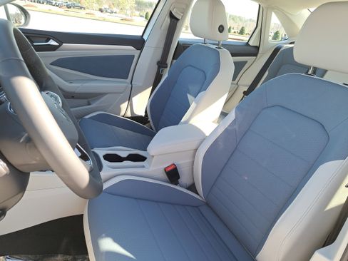New 2026 Volkswagen Jetta SE image 14