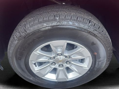 Used 2023 Chevrolet Silverado 1500 LT RWD image 23