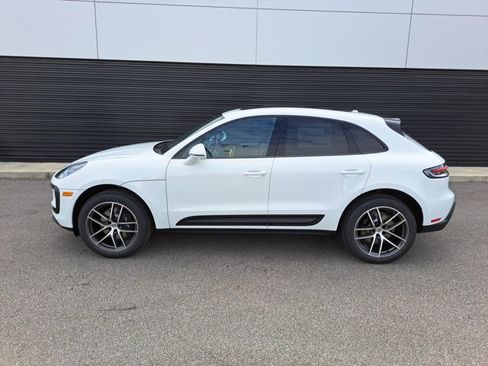 Used 2026 Porsche Macan AWD/4WD image 2
