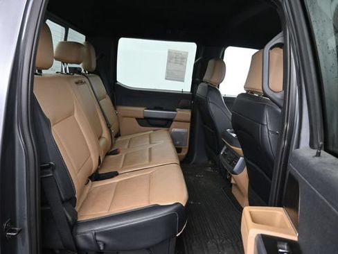 Used 2023 Ford F250 Lariat w/ Sport Appearance Package AWD/4WD image 6