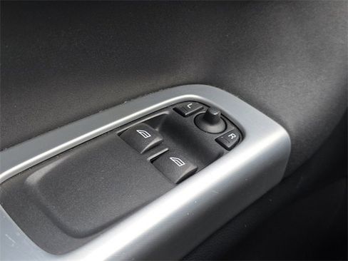 Used 2011 Volvo C30 T5 w/ Preferred Pkg image 23