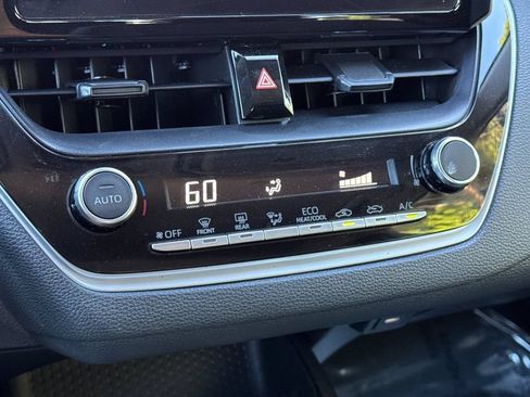 Certified 2025 Toyota Corolla LE FWD image 18
