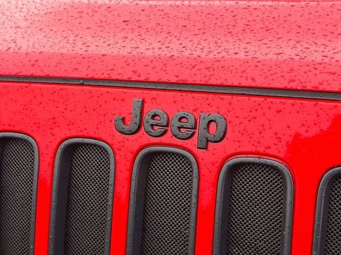 Used 2015 Jeep Wrangler Unlimited Sahara w/ Quick Order Package 24X AWD/4WD image 30