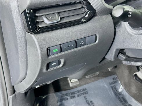 Used 2025 Nissan Sentra SV FWD image 34