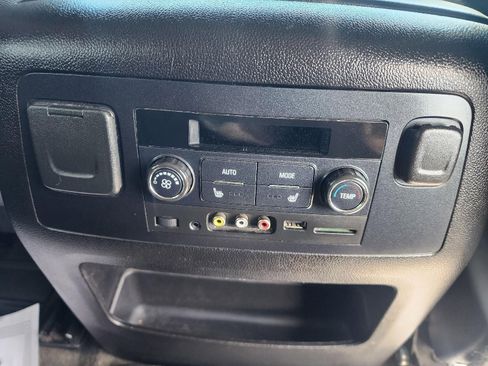 Used 2015 Chevrolet Suburban LTZ image 18