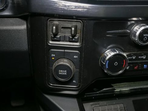 Used 2025 Ford F250 Lariat w/ Black Appearance Package AWD/4WD image 30