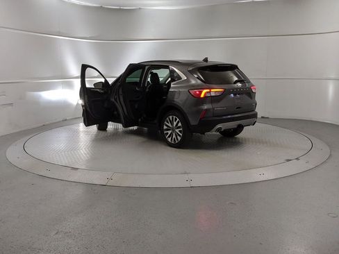 Certified 2022 Ford Escape Titanium w/ Class II Trailer Tow Package image 10