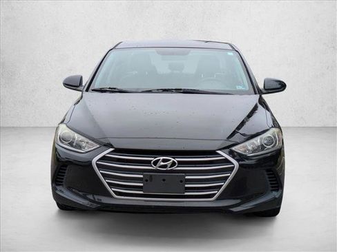 Used 2017 Hyundai Elantra SE FWD image 2