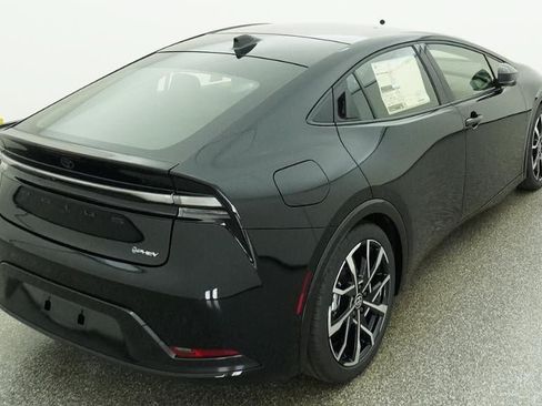 New 2026 Toyota Prius Plug-In Hybrid FWD image 9