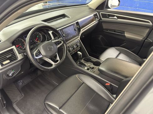 Used 2021 Volkswagen Atlas SE image 13
