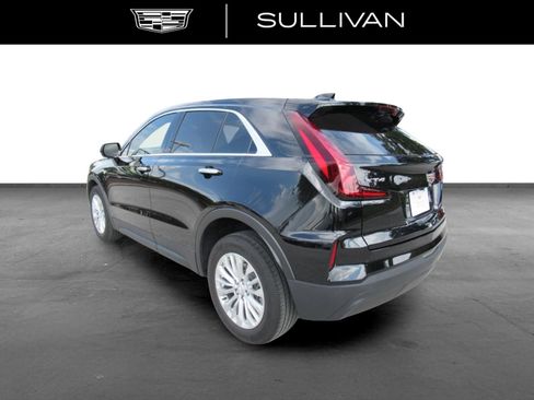 Certified 2024 Cadillac XT4 Luxury w/ Cold Weather Package FWD image 6
