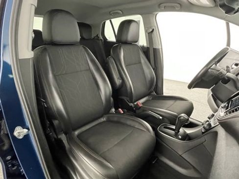 Used 2019 Chevrolet Trax LT w/ LT Convenience Package image 45