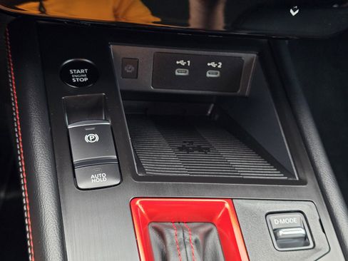Certified 2025 Nissan Kicks SR FWD image 21